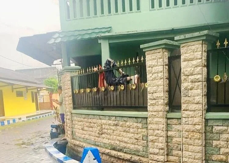 Misteri di Balik Penemuan Pria Sidoarjo yang Tewas Tersangkut di Pagar Rumah